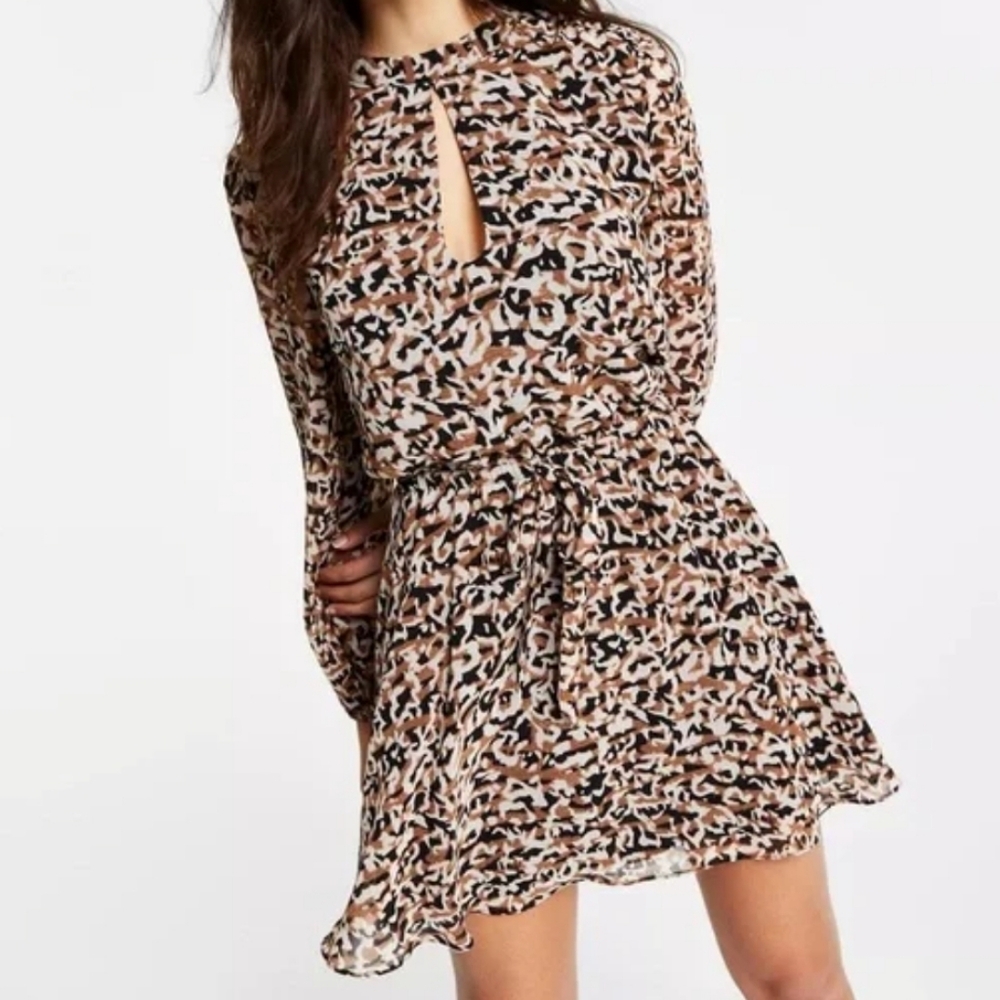 Chic Animal Print Fit And Flare Dress BNWT 🌺